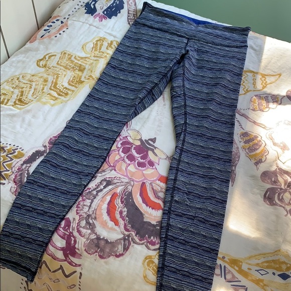 Lululemon Wonder Under Mid-rise Leggings - Picture 2 of 4